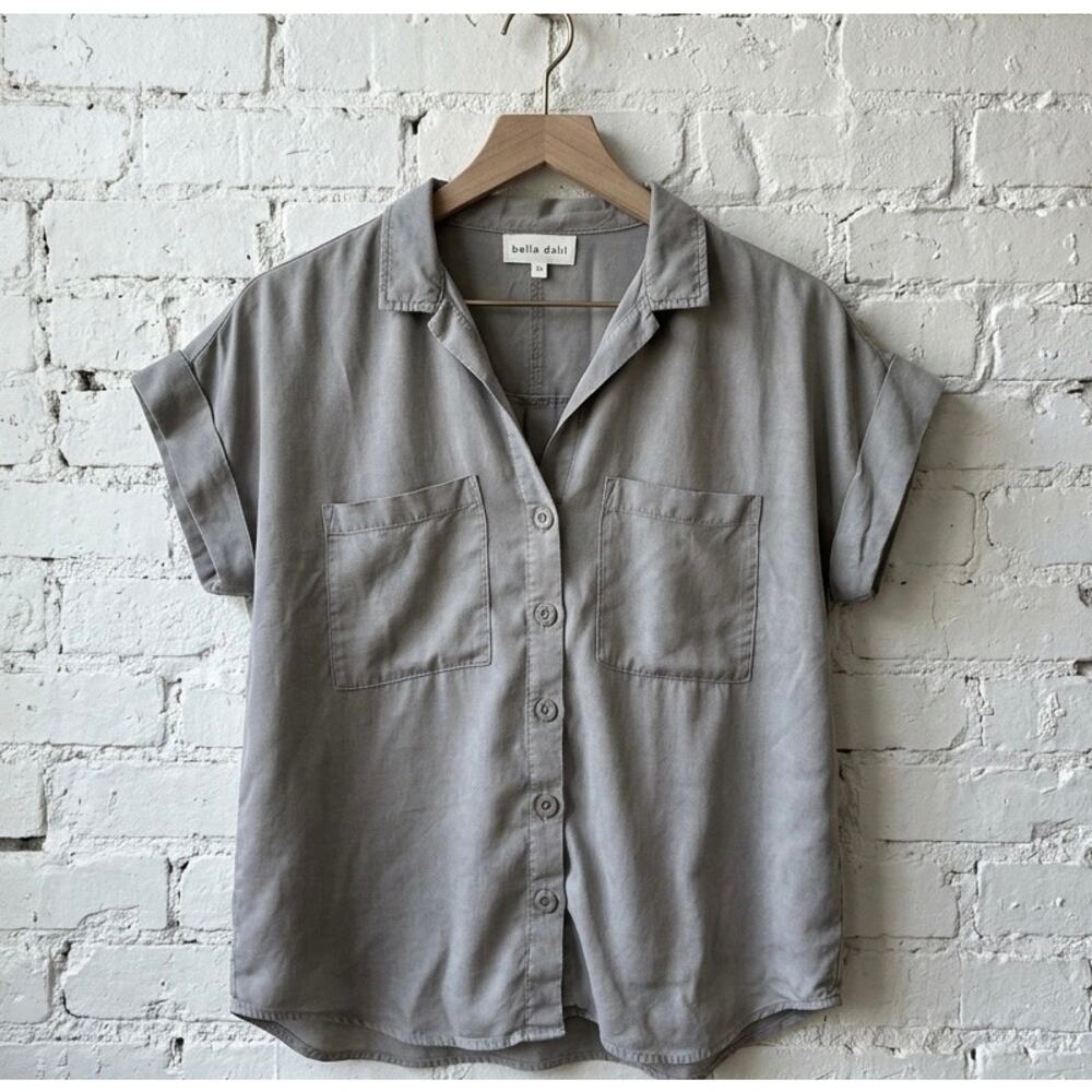 BELLA DAHL Linen Blend Short Sleeve Camp Utility Button Down Khaki tencel soft
